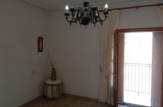 Revente - Detached House / Villa - Daya Nueva