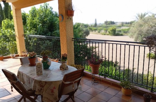 Revente - Detached House / Villa - Daya Nueva