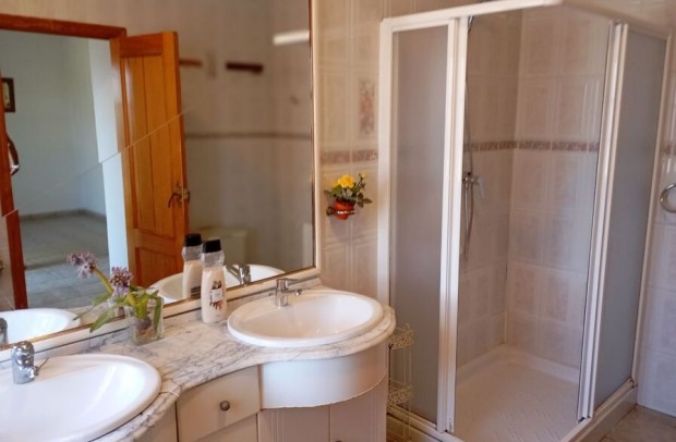 Revente - Detached House / Villa - Daya Nueva