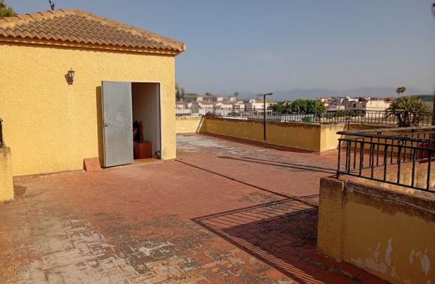 Revente - Detached House / Villa - Daya Nueva