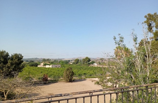 Revente - Detached House / Villa - Daya Nueva