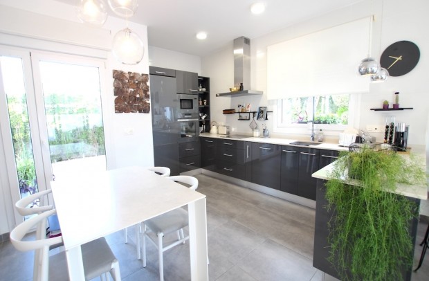 Revente - Detached House / Villa - Benijófar - Benijofar