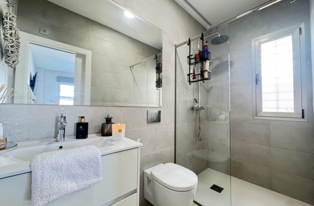 Resale - Detached House / Villa - Villamartin - Villamartín