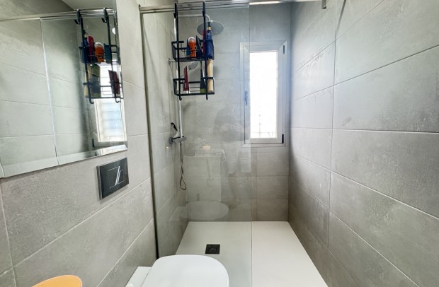 Resale - Detached House / Villa - Villamartin - Villamartín