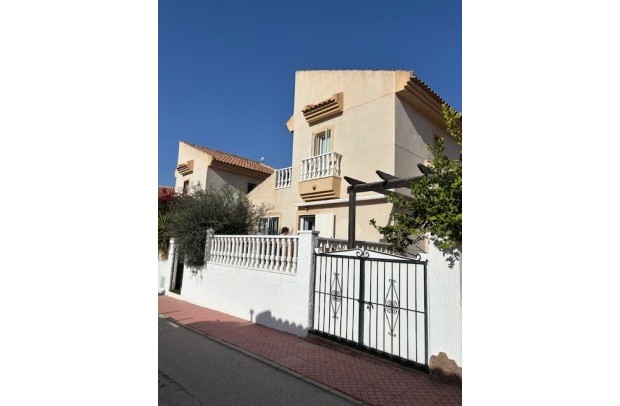 Resale - Detached House / Villa - Ciudad Quesada