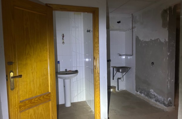 Reventa - Commercial (6) - Jacarilla