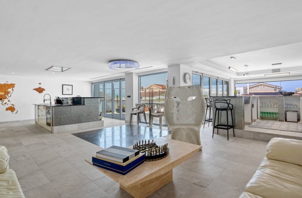 Revente - Villa Detached - Ciudad Quesada