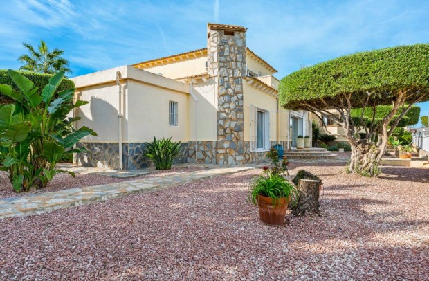 Resale - Detached House / Villa - Algorfa - Castillo de montemar