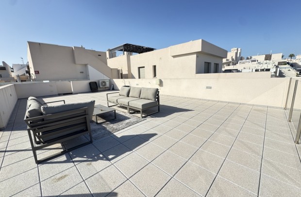 Resale - Detached House / Villa - Villamartin - Villamartín