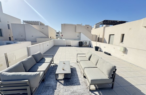 Resale - Detached House / Villa - Villamartin - Villamartín