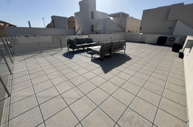 Resale - Detached House / Villa - Villamartin - Villamartín