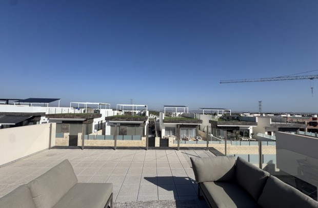 Resale - Detached House / Villa - Villamartin - Villamartín