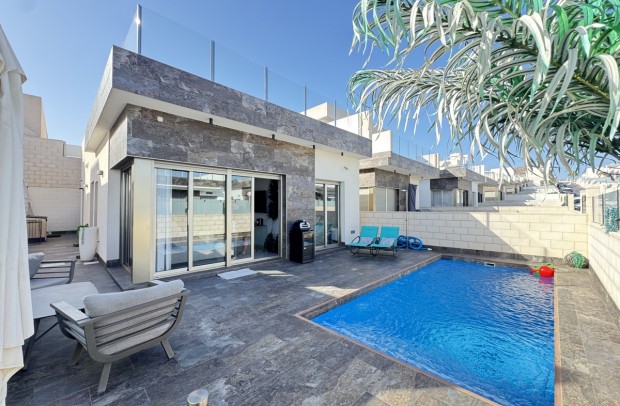 Resale - Detached House / Villa - Villamartin - Villamartín