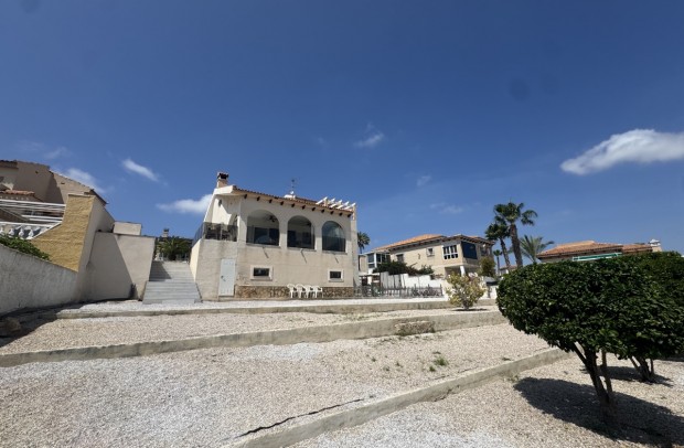Resale - Detached House / Villa - San Miguel de Salinas