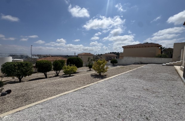 Resale - Detached House / Villa - San Miguel de Salinas
