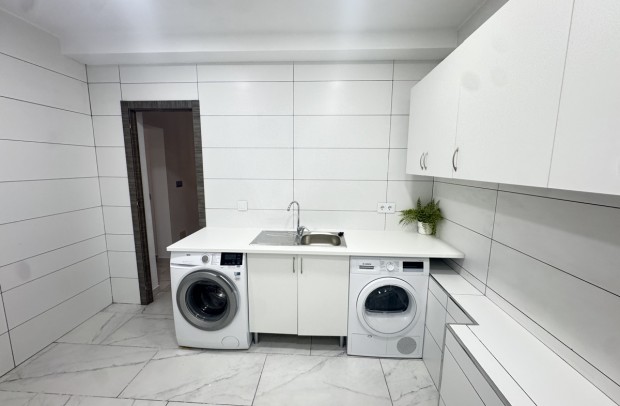 Resale - Detached House / Villa - San Miguel de Salinas