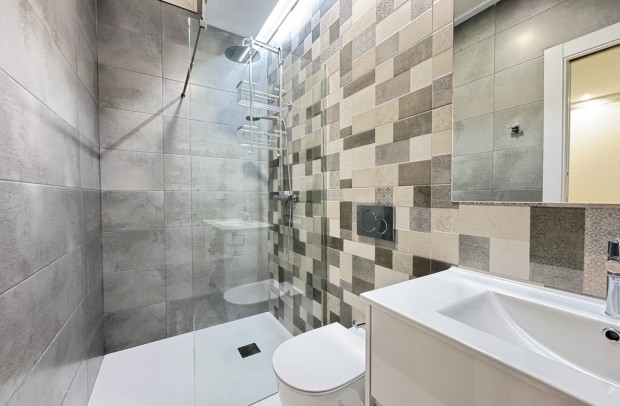 Reventa - Detached House / Villa - Villamartin - Villamartín