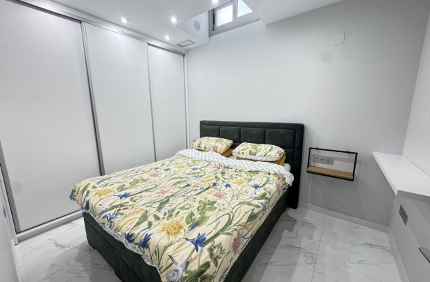 Reventa - Detached House / Villa - Villamartin - Villamartín