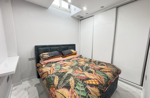 Reventa - Detached House / Villa - Villamartin - Villamartín