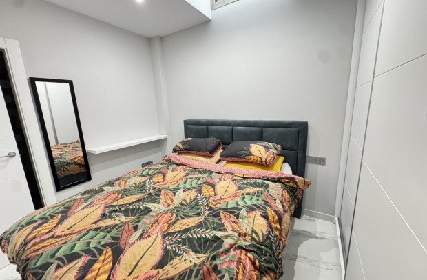 Reventa - Detached House / Villa - Villamartin - Villamartín