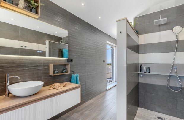 Revente - Detached House / Villa - Torremendo