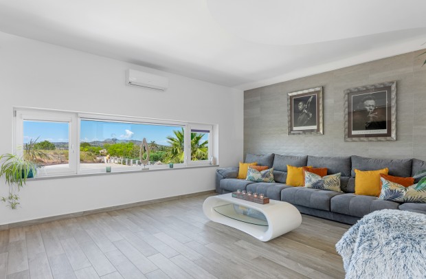 Revente - Detached House / Villa - Torremendo