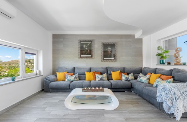 Revente - Detached House / Villa - Torremendo