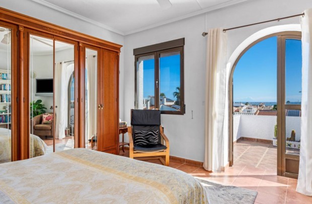 Resale - Detached House / Villa - Ciudad Quesada