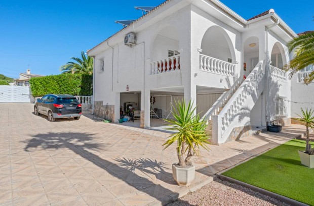 Revente - Detached House / Villa - Ciudad Quesada