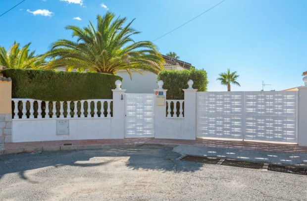Revente - Detached House / Villa - Ciudad Quesada