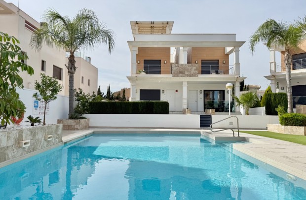 Resale - Townhouse - Ciudad Quesada - Lo Marabu