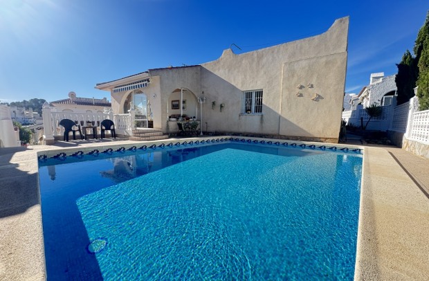 Resale - Detached House / Villa - Villamartin - Villamartín