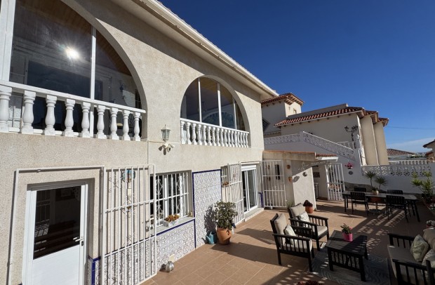 Resale - Detached House / Villa - Villamartin - Villamartín