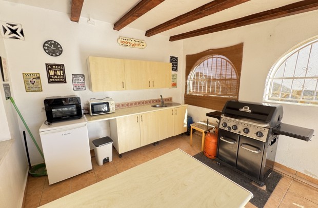 Resale - Detached House / Villa - Villamartin - Villamartín