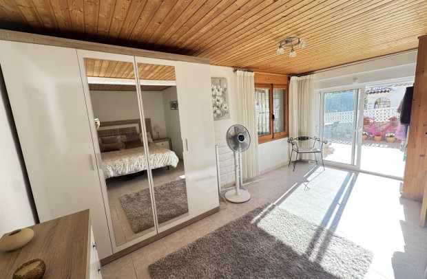 Resale - Detached House / Villa - Villamartin - Villamartín