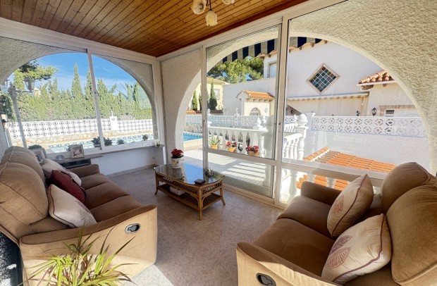 Resale - Detached House / Villa - Villamartin - Villamartín