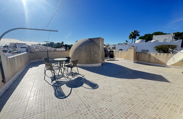 Resale - Detached House / Villa - Villamartin - Villamartín