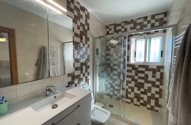 Resale - Villa / Detached - Catral