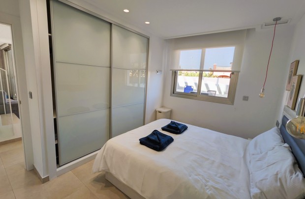 Resale - Detached House / Villa - Villamartin - Pau 26, Villamartin, Alicante, Spain