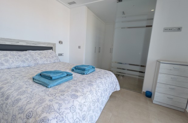 Resale - Detached House / Villa - Villamartin - Pau 26, Villamartin, Alicante, Spain