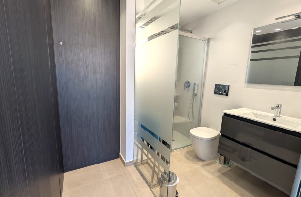 Resale - Detached House / Villa - Villamartin - Pau 26, Villamartin, Alicante, Spain