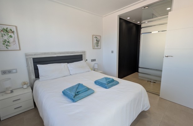 Resale - Detached House / Villa - Villamartin - Pau 26, Villamartin, Alicante, Spain