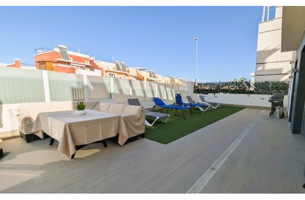 Resale - Detached House / Villa - Villamartin - Pau 26, Villamartin, Alicante, Spain