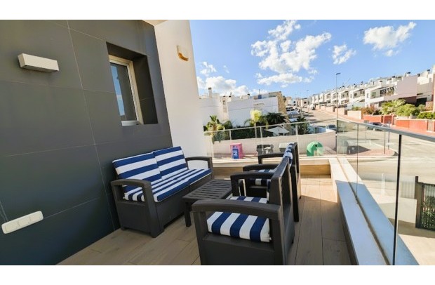 Resale - Detached House / Villa - Villamartin - Pau 26, Villamartin, Alicante, Spain