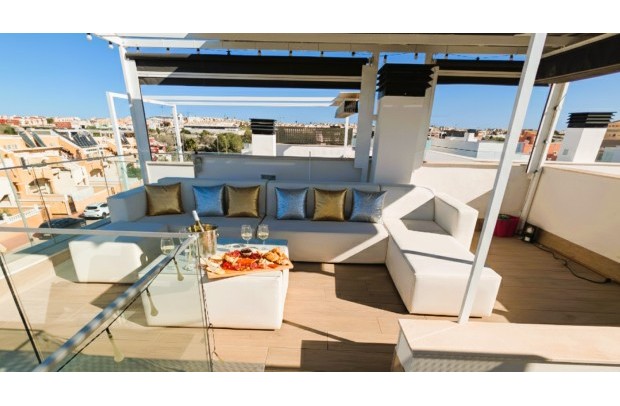 Resale - Detached House / Villa - Villamartin - Pau 26, Villamartin, Alicante, Spain