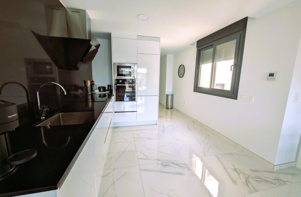 Resale - Apartment - Los Altos - Amanecer VI