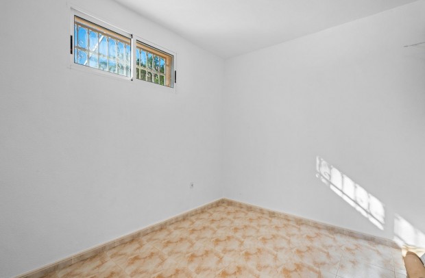 Resale - Detached House / Villa - Benijófar - Benimar