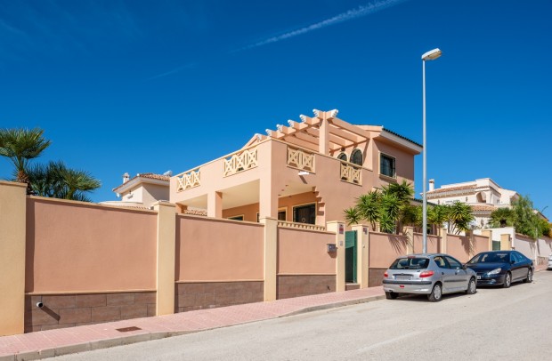 Revente - Detached House / Villa - Ciudad Quesada