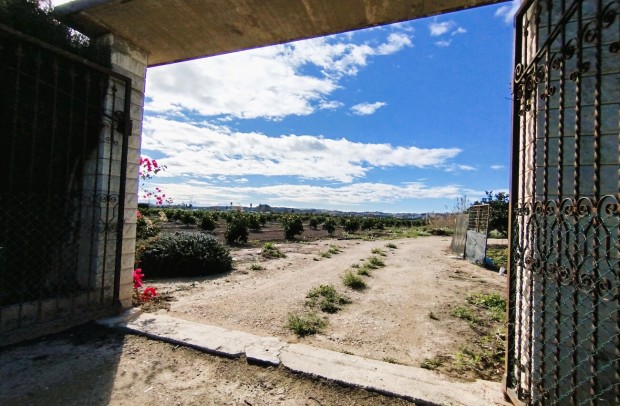 Resale - Country Property - Ciudad Quesada - Partido de Saavedra