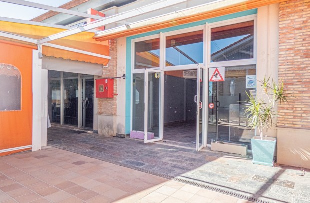 Resale - Commercial - La Finca Golf - Algorfa